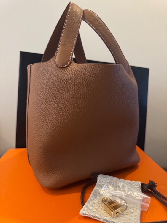 ピコタンロック（ブランドバッグ）の商品画像 - 査定依頼日：2025年6月17日 - 最高査定価格：570,000円