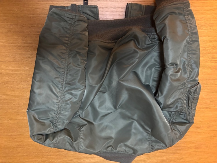 AVIREX AM1  （古着・ファッション）の商品画像 - 査定依頼日：2025年11月9日 - 最高査定価格：2,000円