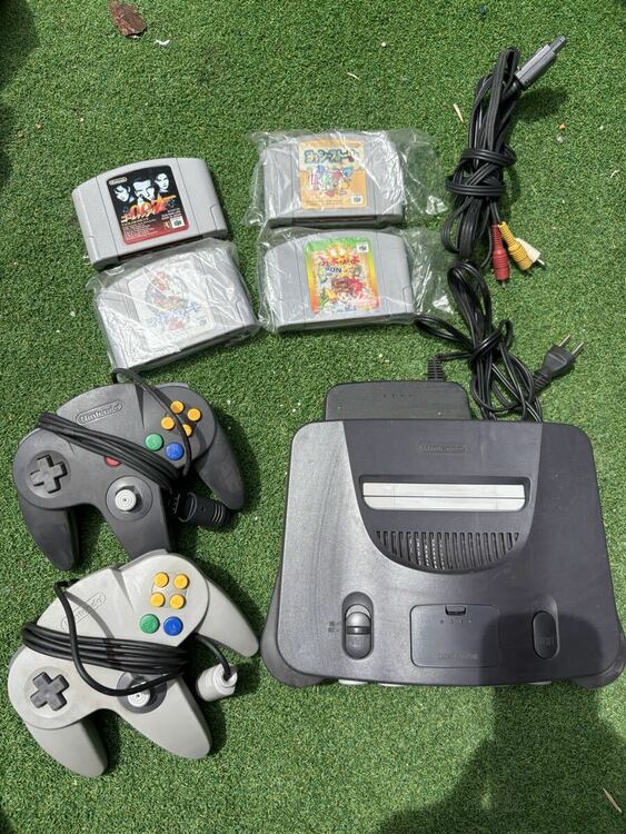 ニンテンドウ64 ブラック（ゲーム機本体・ゲームソフト）の商品画像 - 査定依頼日：2026年5月30日 - 最高査定価格：2,000円