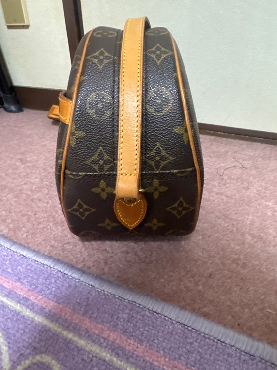 ブロワ(だったと思います）（ブランドバッグ）の商品画像 - 査定依頼日：2026年2月21日 - 最高査定価格：95,000円