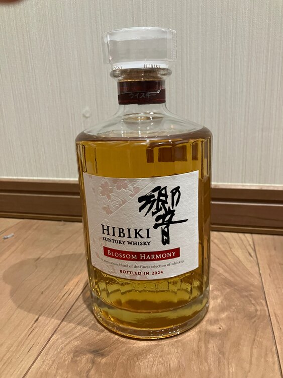 ウイスキー サントリー響 （お酒）の商品画像 - 査定依頼日：2025年1月9日 - 最高査定価格：17,000円