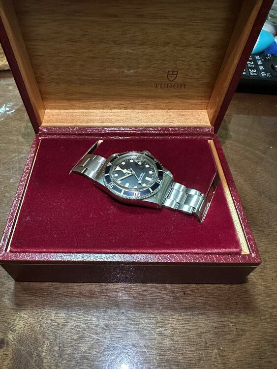 チューダー ブラックベイ 9411-（高級時計）の商品画像 - 査定依頼日：2025年4月7日 - 最高査定価格：700,000円