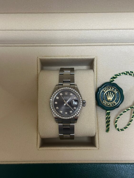 ロレックス デイトジャスト （高級時計）の商品画像 - 査定依頼日：2025年4月3日 - 最高査定価格：2,100,000円