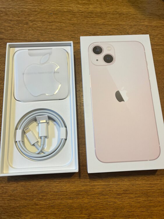 iPhone 13 256GB ピンク（スマホ）の商品画像 - 査定依頼日：2025年4月18日 - 最高査定価格：44,000円
