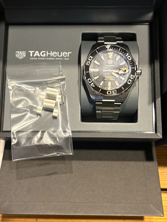 タグホイヤー アクアレーサー （高級時計）の商品画像 - 査定依頼日：2025年10月10日 - 最高査定価格：200,000円