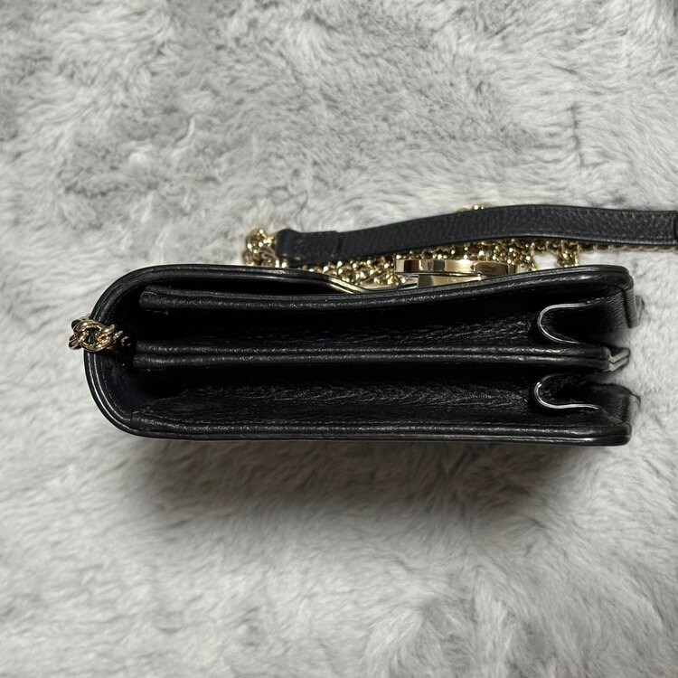 インターロッキング レザー ショルダーバッグ （ブランドバッグ）の商品画像 - 査定依頼日：2025年1月6日 - 最高査定価格：80,000円