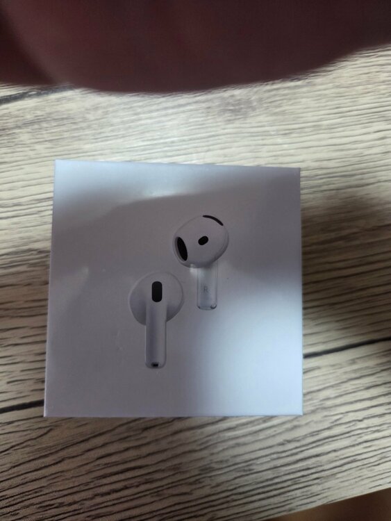 AirPods4（オーディオ・スピーカー）の商品画像 - 査定依頼日：2026年4月2日 - 最高査定価格：13,000円