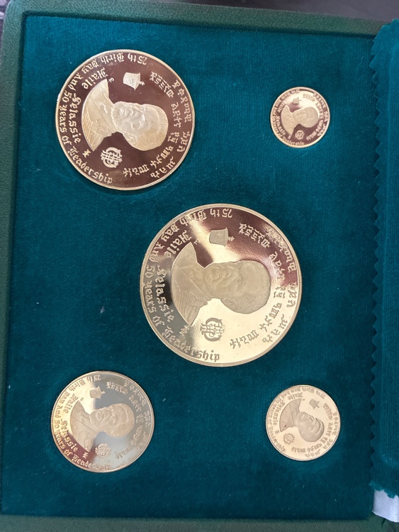 エチオピア皇帝記念6枚金貨　コロンビア1966年記念6枚コインユーゴスラビア19（金・貴金属）の商品画像 - 査定依頼日：2026年5月9日 - 最高査定価格：9,200,000円