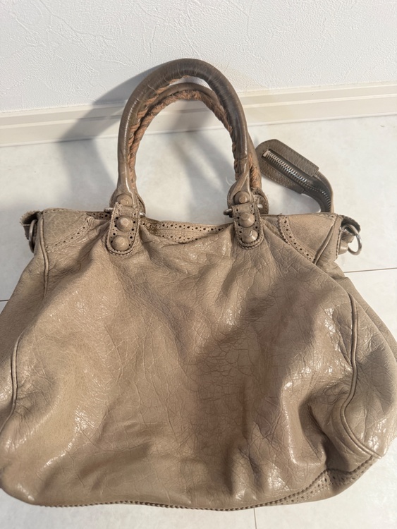 バレンシアガ　バック（ブランドバッグ）の商品画像 - 査定依頼日：2026年4月14日 - 最高査定価格：100,000円