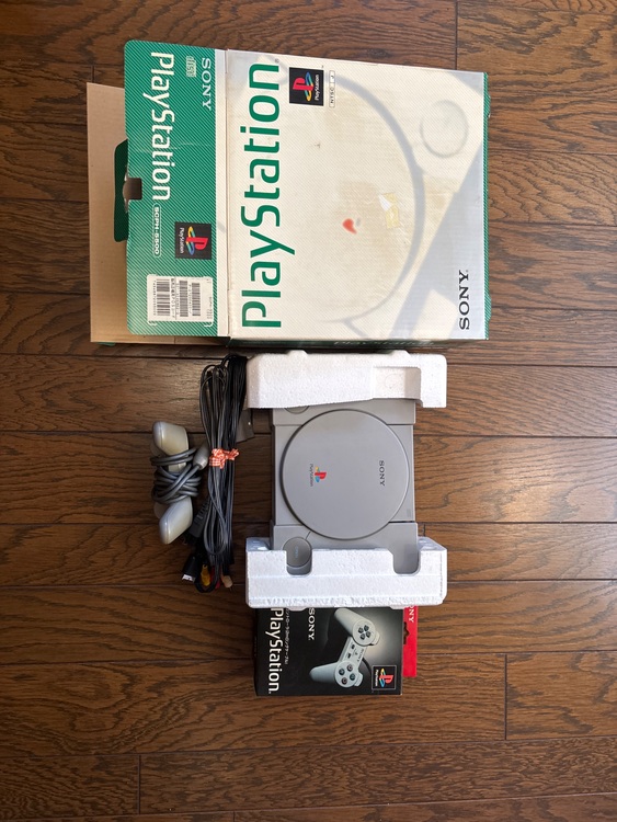 プレイステーション（ゲーム機本体・ゲームソフト）の商品画像 - 査定依頼日：2025年10月6日 - 最高査定価格：5,500円
