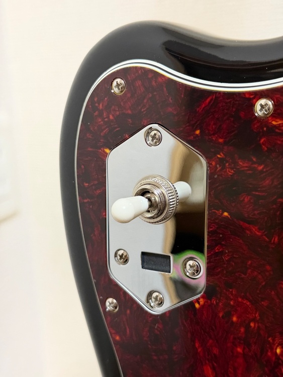 Kurt Cobain Jaguar® Left-Hand（ピアノ・楽器・PA機材）の商品画像 - 査定依頼日：2026年4月4日 - 最高査定価格：145,000円