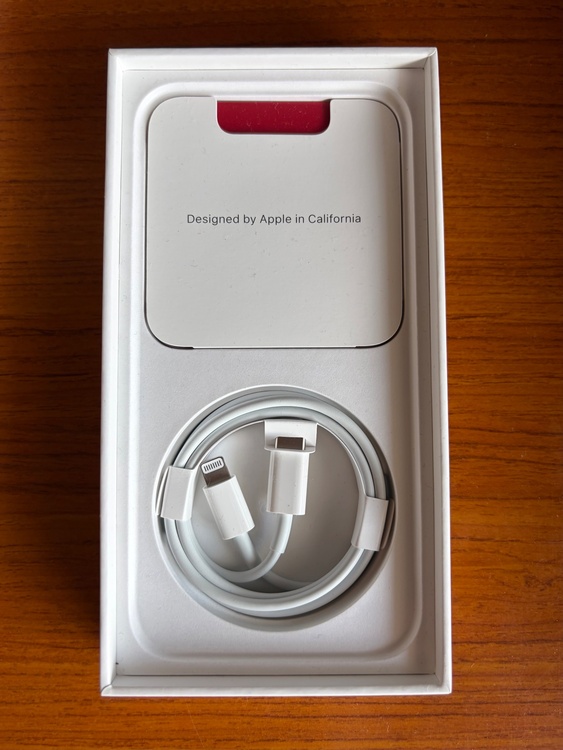 iPhone iPhone 13 256GB SIMフリー（スマホ）の商品画像 - 査定依頼日：2026年6月11日 - 最高査定価格：100,000円