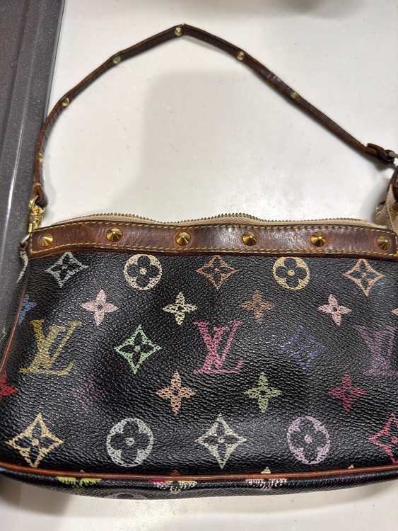 ルイ・ヴィトン モノグラム・マルチカラー　ポシェット・アクセソワール（ブランドバッグ）の商品画像 - 査定依頼日：2025年12月24日 - 最高査定価格：50,000円