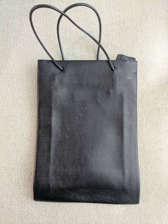 バレンシアガ  （ブランドバッグ）の商品画像 - 査定依頼日：2024年12月29日 - 最高査定価格：24,000円