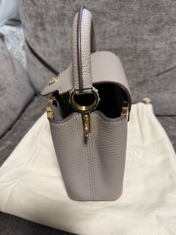 カプシーヌMINI（ブランドバッグ）の商品画像 - 査定依頼日：2025年6月8日 - 最高査定価格：400,000円