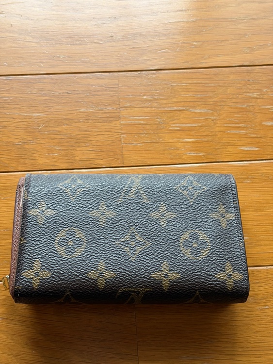 財布（ブランド財布・小物）の商品画像 - 査定依頼日：2026年4月8日 - 最高査定価格：7,000円