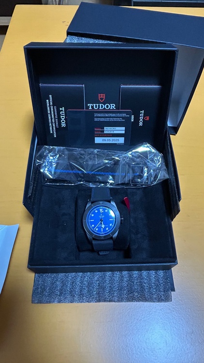 BLACK BAY ceramic BLUE（高級時計）の商品画像 - 査定依頼日：2025年12月9日 - 最高査定価格：480,000円