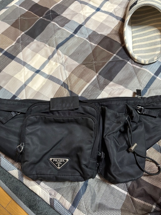 プラダ  （ブランドバッグ）の商品画像 - 査定依頼日：2026年2月8日 - 最高査定価格：40,000円