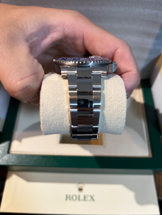 ロレックス GMTマスター 126710b（高級時計）の商品画像 - 査定依頼日：2025年10月30日 - 最高査定価格：2,600,000円