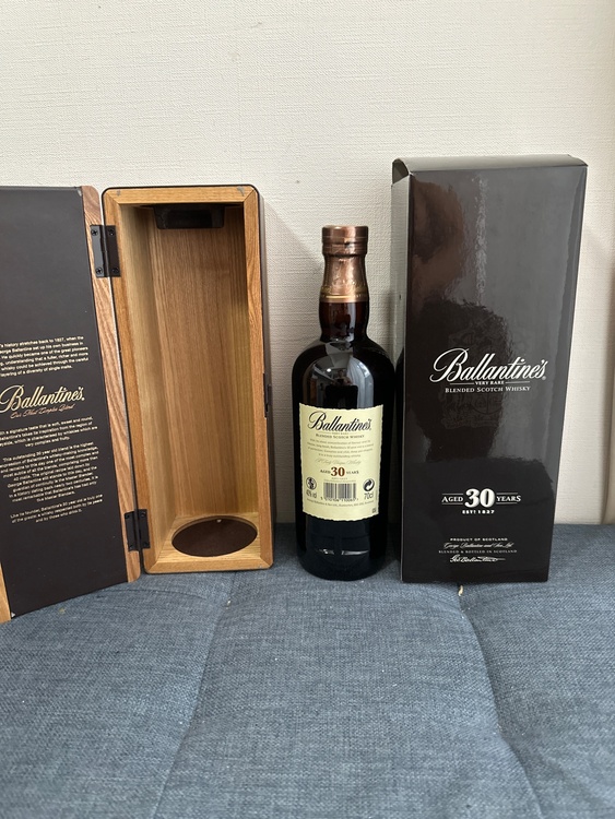 バランタイン30年（お酒）の商品画像 - 査定依頼日：2026年9月18日 - 最高査定価格：25,000円
