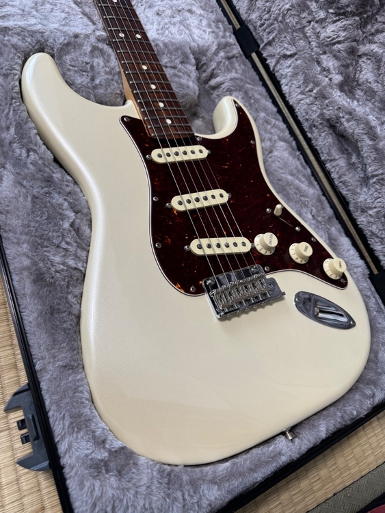 Fender Limited Edition American Showcase（ピアノ・楽器・PA機材）の商品画像 - 査定依頼日：2026年5月4日 - 最高査定価格：160,000円