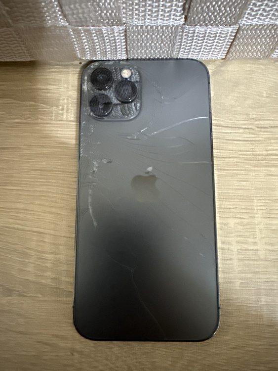 iPhone iPhone 12 Pro 256GB docomo（スマホ）の商品画像 - 査定依頼日：2026年6月3日 - 最高査定価格：100,000円