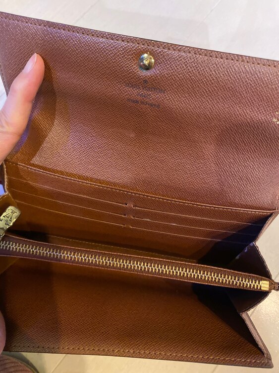 長財布（ブランド財布・小物）の商品画像 - 査定依頼日：2025年3月18日 - 最高査定価格：11,600円