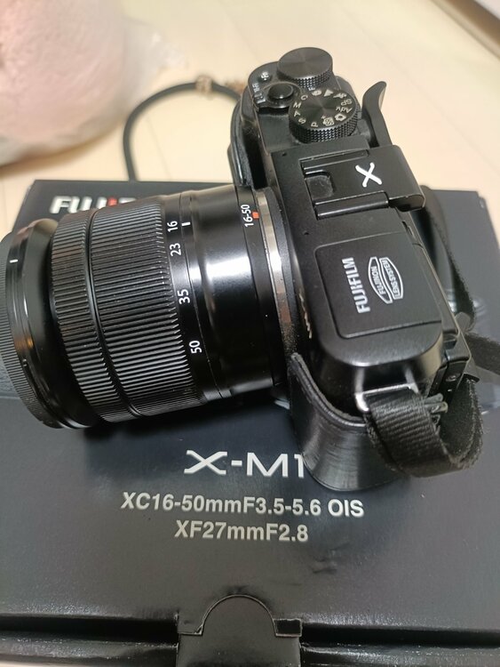 FUJIFILM X-M1 ダブルレンズキット ブラック（カメラ）の商品画像 - 査定依頼日：2026年4月11日 - 最高査定価格：100,000円