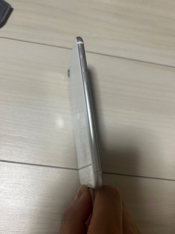 iPhone iPhone SE (第 2 世代) 128GB SIMフリー（スマホ）の商品画像 - 査定依頼日：2026年7月14日 - 最高査定価格：12,000円