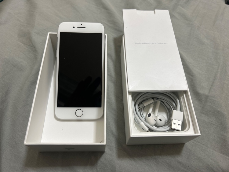 iPhone7 128GB SIMフリー（スマホ）の商品画像 - 査定依頼日：2026年2月8日 - 最高査定価格：4,000円