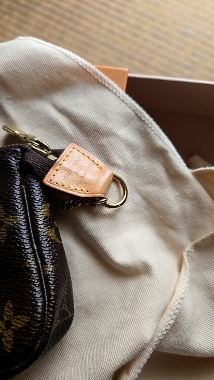 ミニ・ポシェット アクセソワール（ブランド財布・小物）の商品画像 - 査定依頼日：2025年8月17日 - 最高査定価格：30,000円