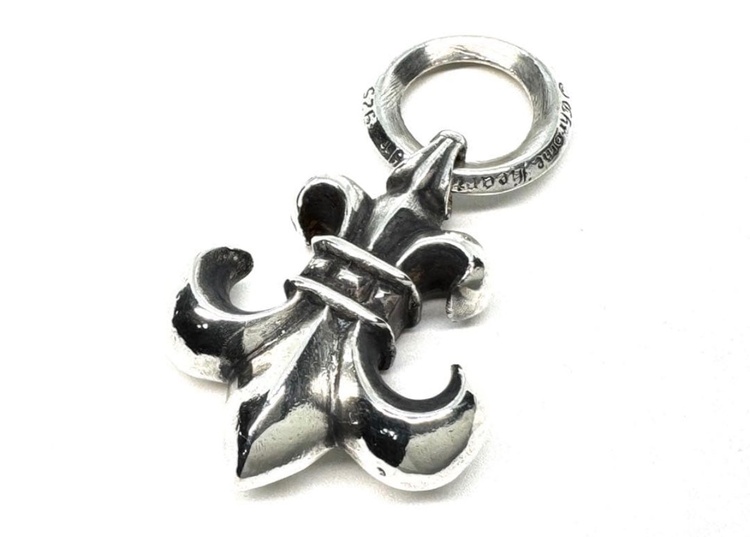 CHROME HEARTS BSフレアペンダント（古着・ファッション）の商品画像 - 査定依頼日：2026年9月4日 - 最高査定価格：100,000円