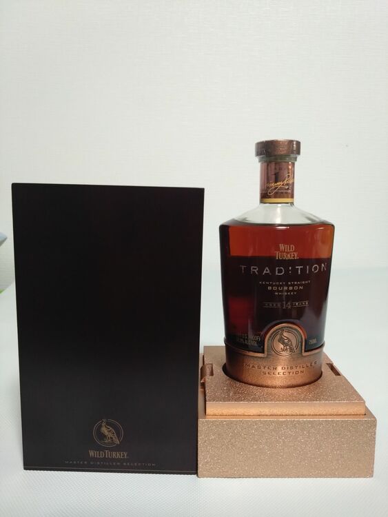 ワイルドターキートラディション14年（お酒）の商品画像 - 査定依頼日：2025年11月30日 - 最高査定価格：70,000円