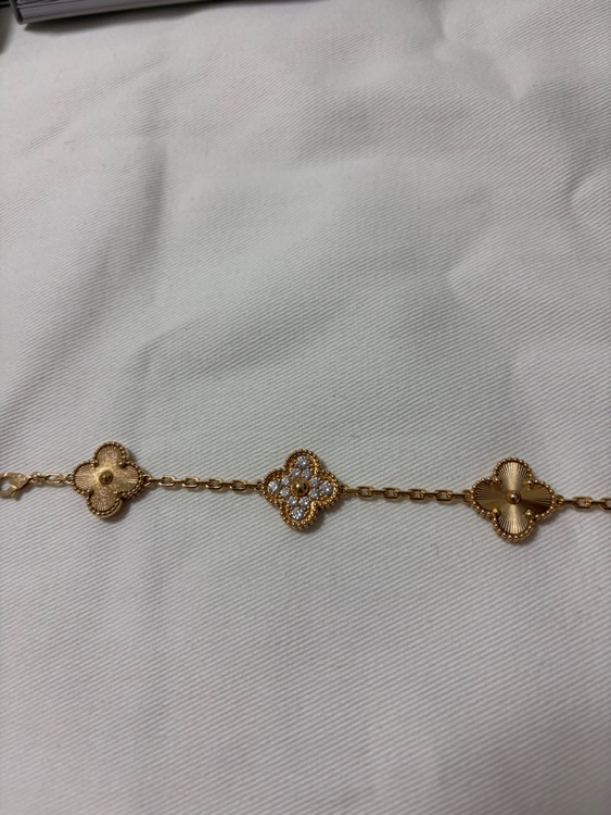 ヴァンクリ　ヴィンテージ アルハンブラ ブレスレット、5モチーフ（金・貴金属）の商品画像 - 査定依頼日：2026年5月23日 - 最高査定価格：2,000,000円