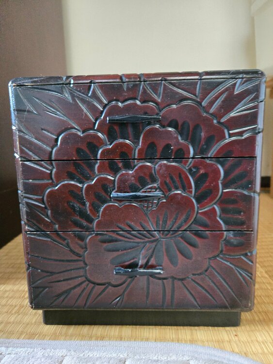 鎌倉彫？小箪笥（家具・寝具）の商品画像 - 査定依頼日：2026年4月25日 - 最高査定価格：3,000円