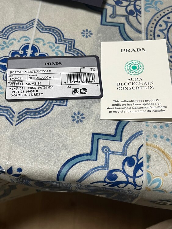 プラダ　財布（ブランド財布・小物）の商品画像 - 査定依頼日：2025年1月28日 - 最高査定価格：30,000円