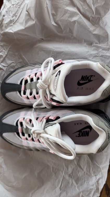NIKEエアーMAX（古着・ファッション）の商品画像 - 査定依頼日：2026年6月11日 - 最高査定価格：100,000円