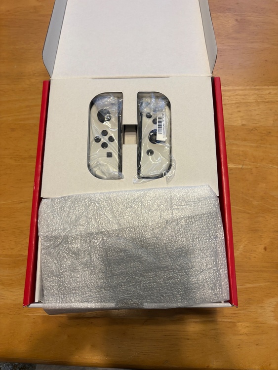 Nintendo  Switch 有機ELモデル（ゲーム機本体・ゲームソフト）の商品画像 - 査定依頼日：2025年12月16日 - 最高査定価格：15,500円