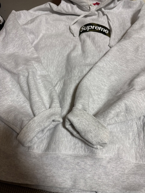 ボックスロゴパーカー 23（古着・ファッション）の商品画像 - 査定依頼日：2026年1月10日 - 最高査定価格：30,000円