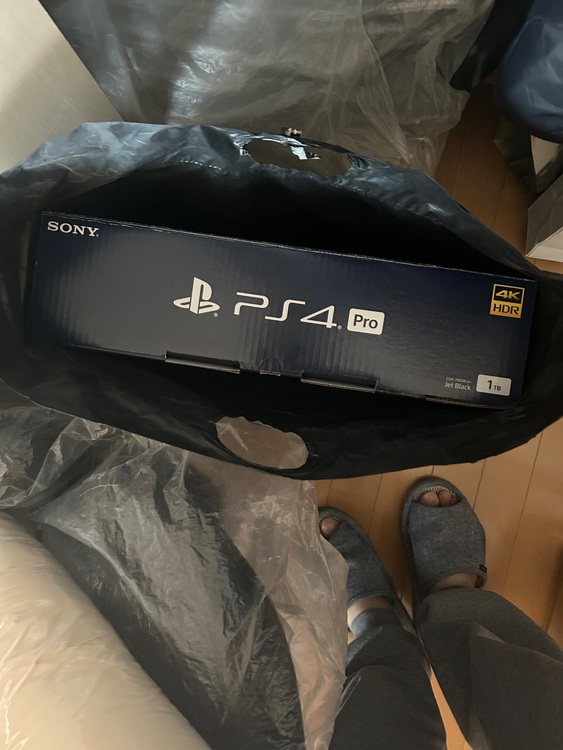 プレステ4 プロ（ゲーム機本体・ゲームソフト）の商品画像 - 査定依頼日：2025年6月8日 - 最高査定価格：13,000円