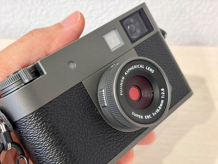 X half（FUJIFILM X-HF1）チャコールシルバー（カメラ）の商品画像 - 査定依頼日：2026年6月21日 - 最高査定価格：49,100円