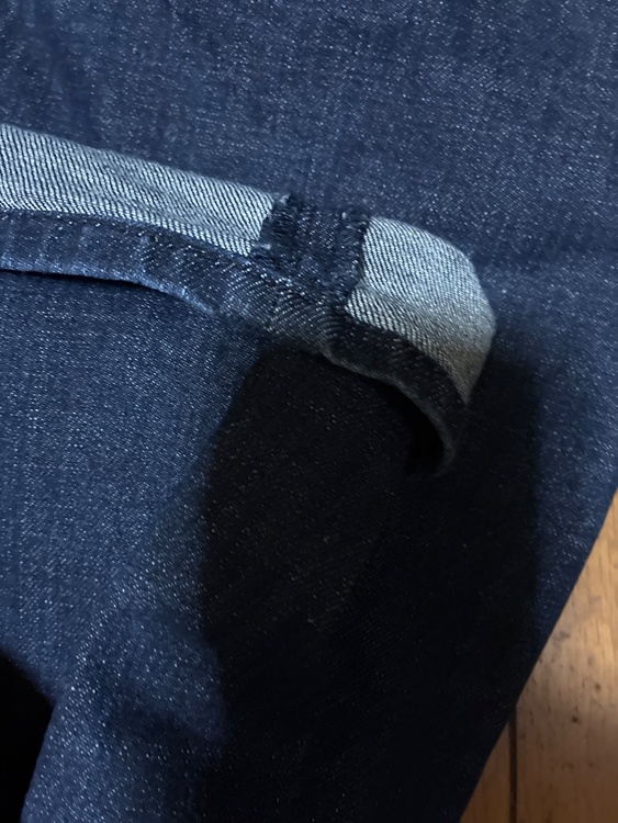 GUESSストレートインディゴDENIMPANTS（古着・ファッション）の商品画像 - 査定依頼日：2026年1月15日 - 最高査定価格：100,000円