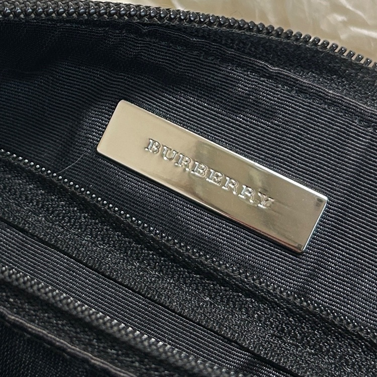 不明（ブランドバッグ）の商品画像 - 査定依頼日：2025年6月28日 - 最高査定価格：8,000円