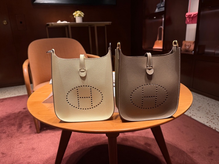 エルメス エブリン （ブランドバッグ）の商品画像 - 査定依頼日：2025年7月29日 - 最高査定価格：400,000円