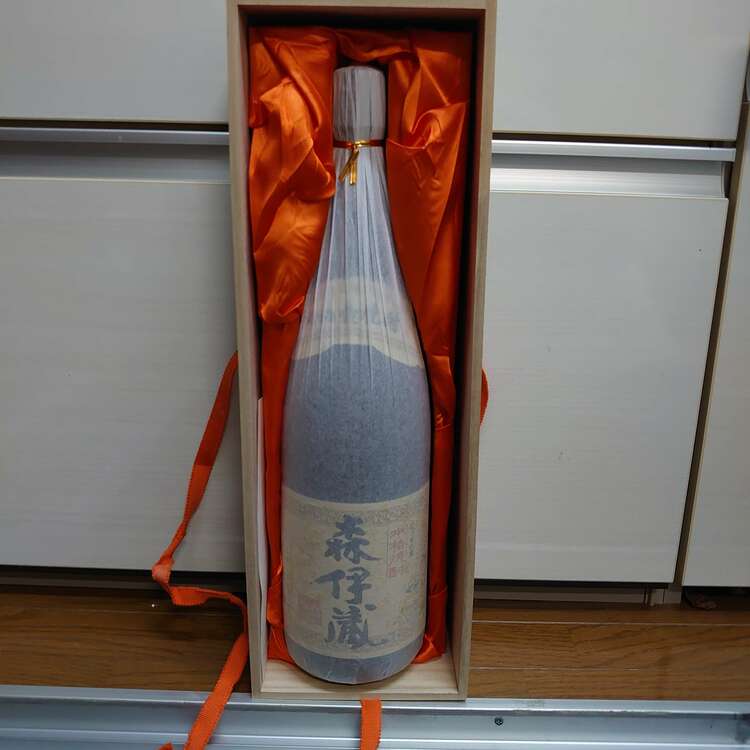 木箱入1.8（お酒）の商品画像 - 査定依頼日：2025年1月19日 - 最高査定価格：8,500円