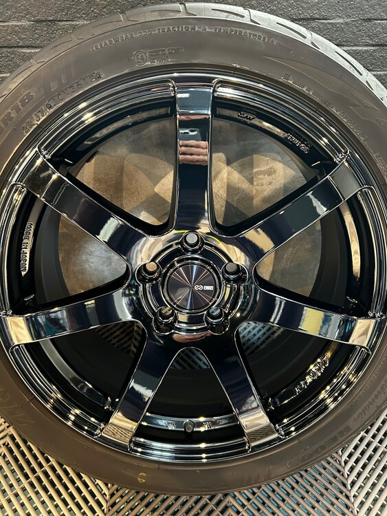 ENKEI PF07 SBK（カー用品）の商品画像 - 査定依頼日：2025年3月28日 - 最高査定価格：12,000円