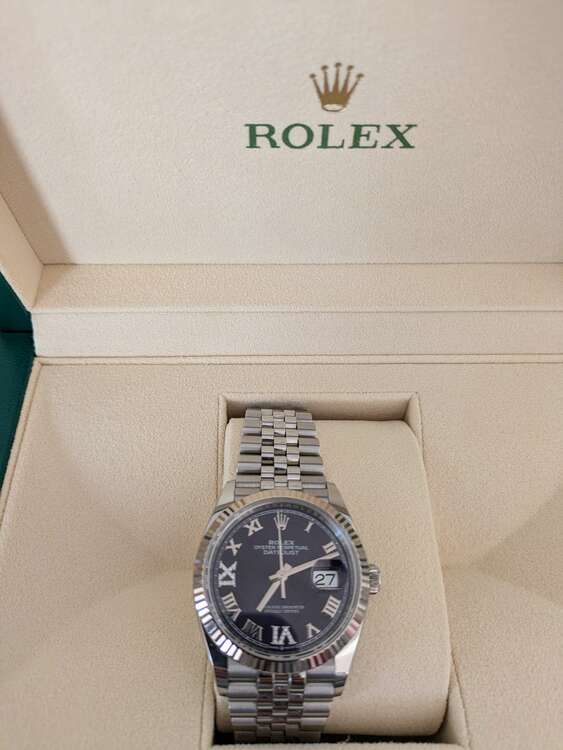 オイスターパペチュアル　デイトジャスト　（高級時計）の商品画像 - 査定依頼日：2025年4月27日 - 最高査定価格：1,800,000円