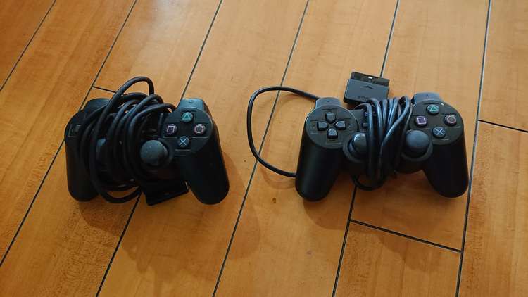 SCPH-70000（ゲーム機本体・ゲームソフト）の商品画像 - 査定依頼日：2022年12月25日 - 最高査定価格：1,850円