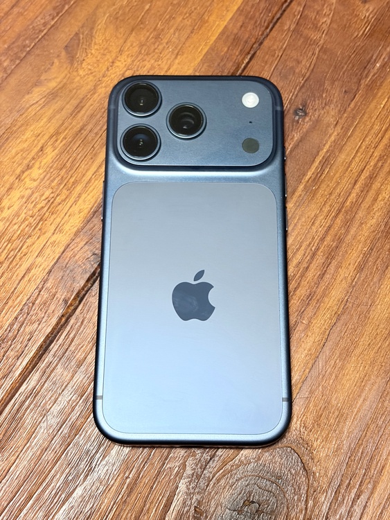 iPhone17pro（スマホ）の商品画像 - 査定依頼日：2026年9月8日 - 最高査定価格：150,000円