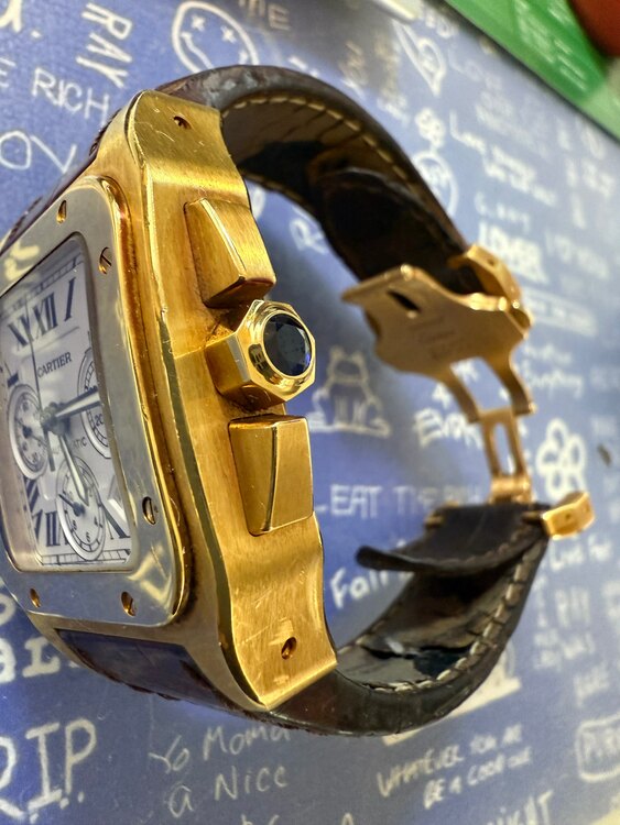 カルティエ サントス 10（高級時計）の商品画像 - 査定依頼日：2025年5月9日 - 最高査定価格：2,000,000円